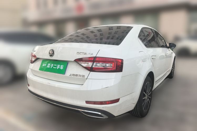 Used Skoda Octavia 2019 1.5L Manual Luxury Edition Rear Right 45 Deg