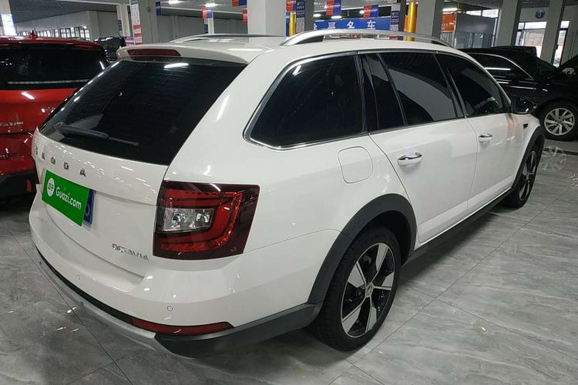 Used Skoda Octavia 2019 TSI280 DSG Luxury Edition Station Wagon China VI Standard Rear Right 45 Deg