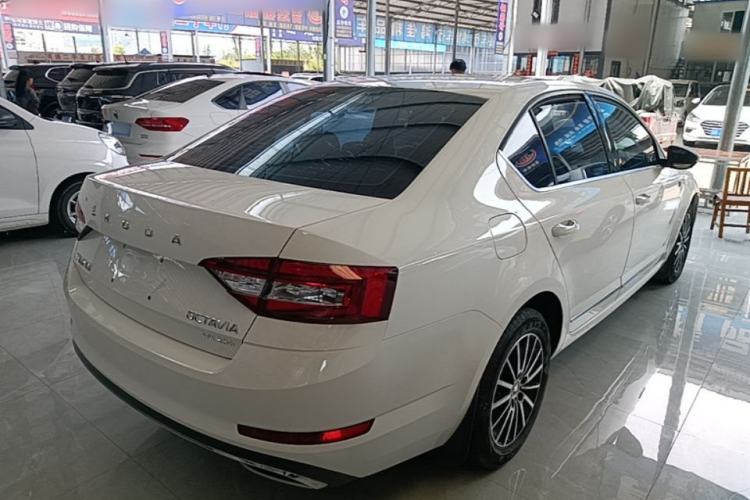 Used Skoda Octavia 2019 TSI230 DSG SmartDrive Luxury Edition China V Standard Rear Right 45 Deg