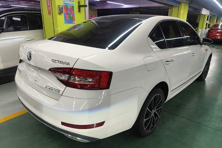 Used Skoda Octavia 2019 TSI280 DSG SmartDrive Luxury Edition China V Standard Rear Right 45 Deg