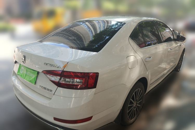 Used Skoda Octavia 2019 1.5L Automatic Luxury Edition Rear Right 45 Deg
