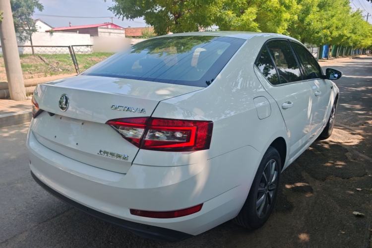 Used Skoda Octavia 2019 1.5L Automatic Comfort Edition Rear Right 45 Deg