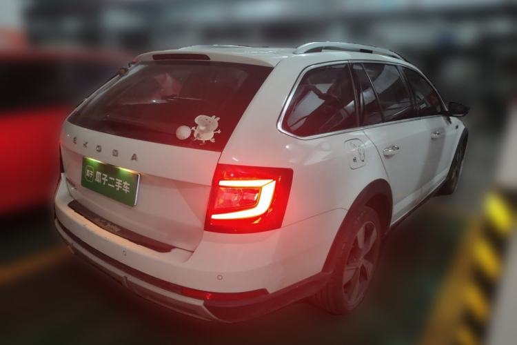 Used Skoda Octavia 2019 TSI280 DSG Luxury Edition Station Wagon China VI Standard Rear Right 45 Deg