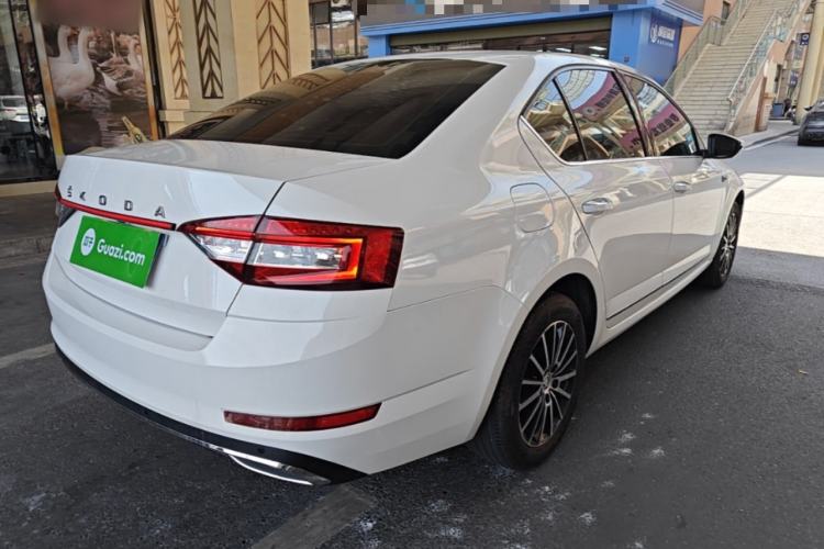 Used Skoda Octavia 2019 1.5L Automatic Smart Drive Luxury Edition China VI Standard Rear Right 45 Deg