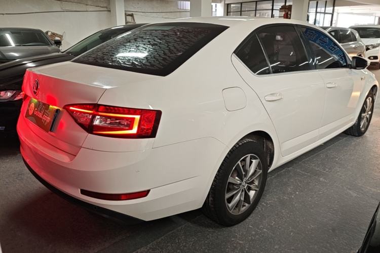Used Skoda Octavia 2019 1.5L Automatic Comfort Edition Rear Right 45 Deg
