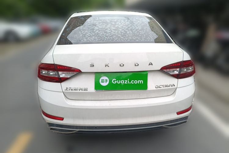 Used Skoda Octavia 2019 1.5L Automatic Smart Drive Luxury Edition China VI Standard Rear