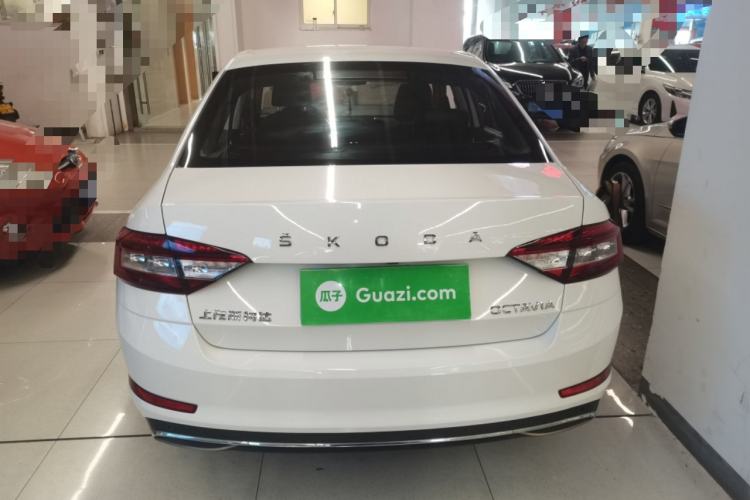 Used Skoda Octavia 2019 1.5L Automatic Smart Drive Luxury Edition China VI Standard Rear