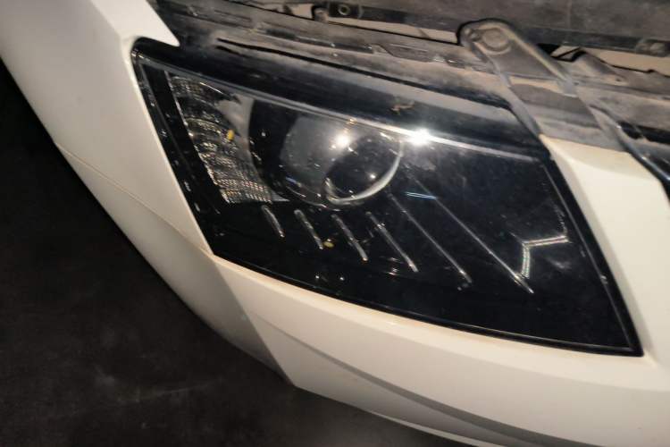 Used Skoda Octavia 2019 1.5L Manual Standard Edition China VI Right Front Headlight