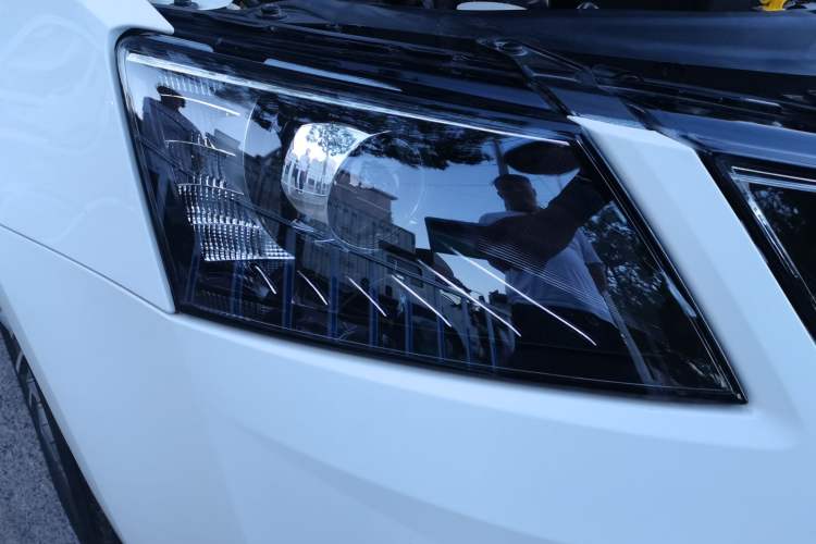 Used Skoda Octavia 2019 1.5L Automatic SmartDrive Comfort Edition China V Standard Right Front Headlight
