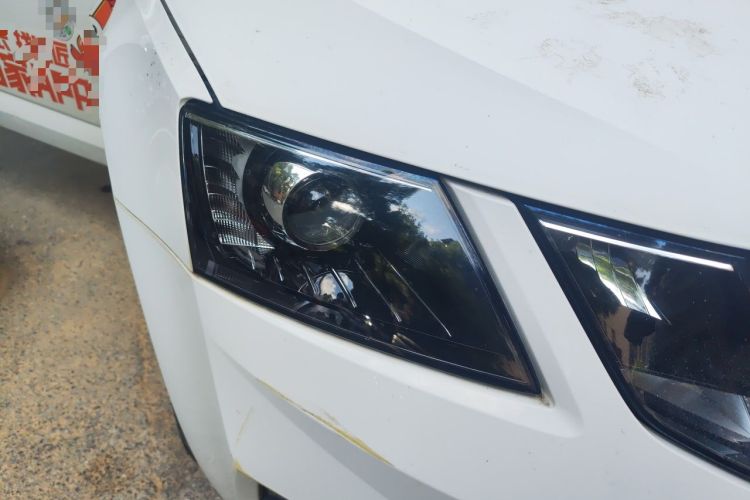 Used Skoda Octavia 2019 TSI230 DSG SmartDrive Comfort Edition China V Standard Right Front Headlight