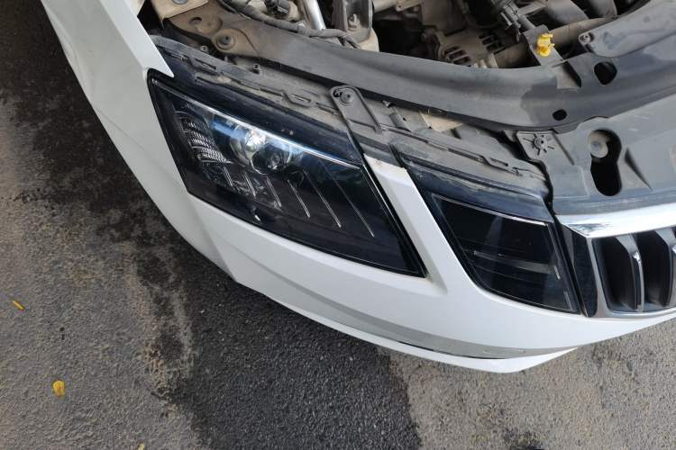 Used Skoda Octavia 2019 1.5L Automatic Luxury Edition Right Front Headlight