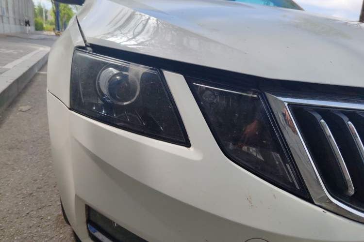 Used Skoda Octavia 2019 1.5L Automatic Smart Drive Luxury Edition China V Standard Right Front Headlight