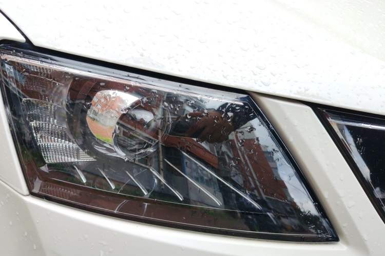 Used Skoda Octavia 2019 1.5L Manual Standard Edition China V Right Front Headlight