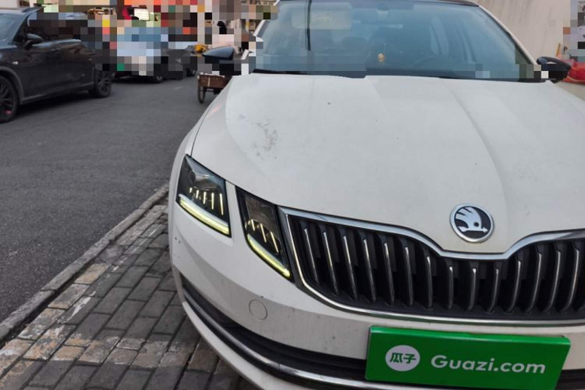 Used Skoda Octavia 2019 TSI280 DSG Luxury Edition Right Front Headlight