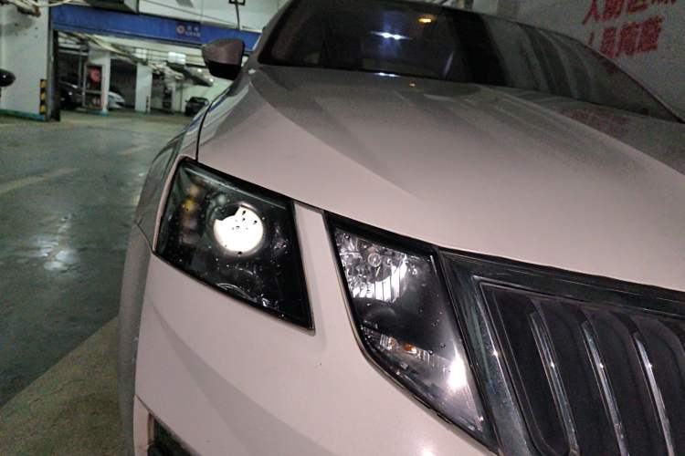 Used Skoda Octavia 2019 1.5L Automatic SmartDrive Comfort Edition China V Standard Right Front Headlight