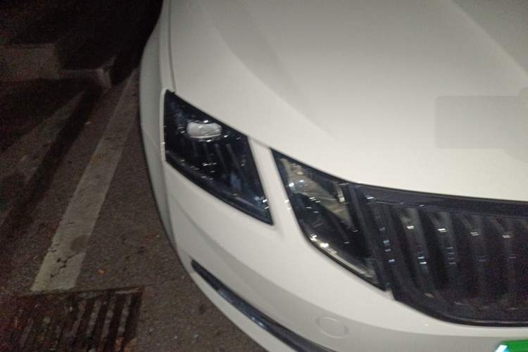 Used Skoda Octavia 2019 TSI280 DSG SmartDrive Luxury Edition China VI Right Front Headlight