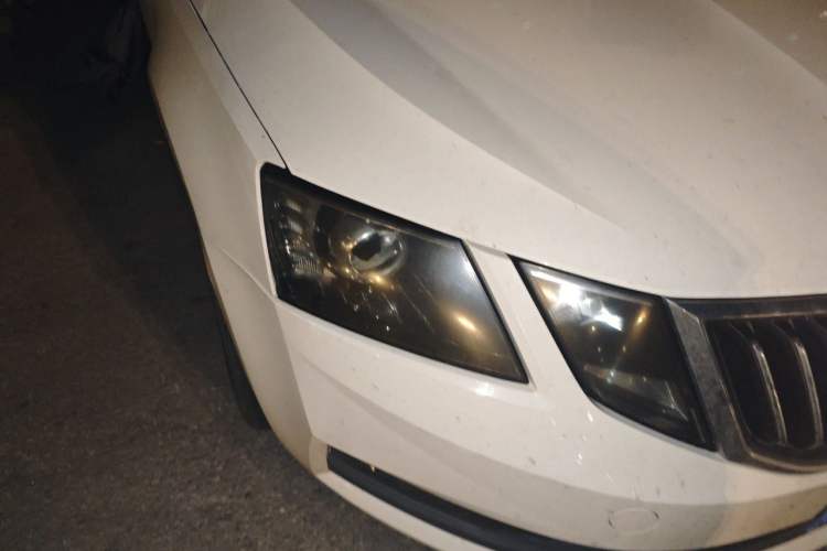 Used Skoda Octavia 2019 1.5L Automatic SmartDrive Comfort Edition China VI Standard Right Front Headlight