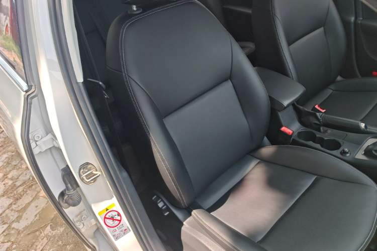 Used Skoda Octavia 2019 1.5L Automatic SmartDrive Comfort Edition China VI Standard Right Front Seat