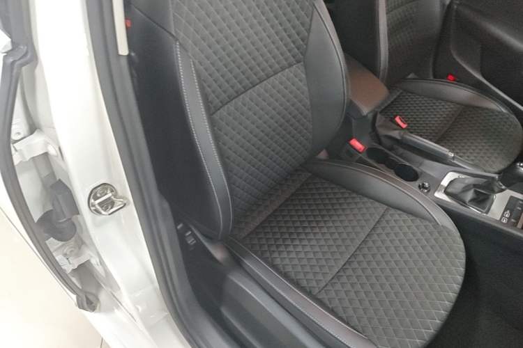 Used Skoda Octavia 2019 1.5L Automatic Smart Drive Luxury Edition China VI Standard Right Front Seat