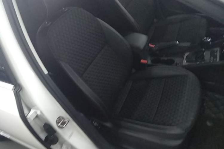 Used Skoda Octavia 2019 TSI230 DSG SmartDrive Luxury Edition China VI Right Front Seat