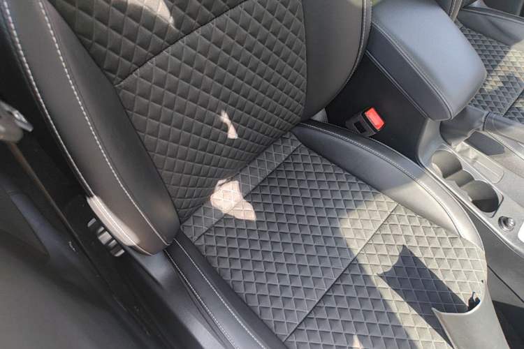 Used Skoda Octavia 2019 1.5L Automatic Smart Drive Luxury Edition China VI Standard Right Front Seat