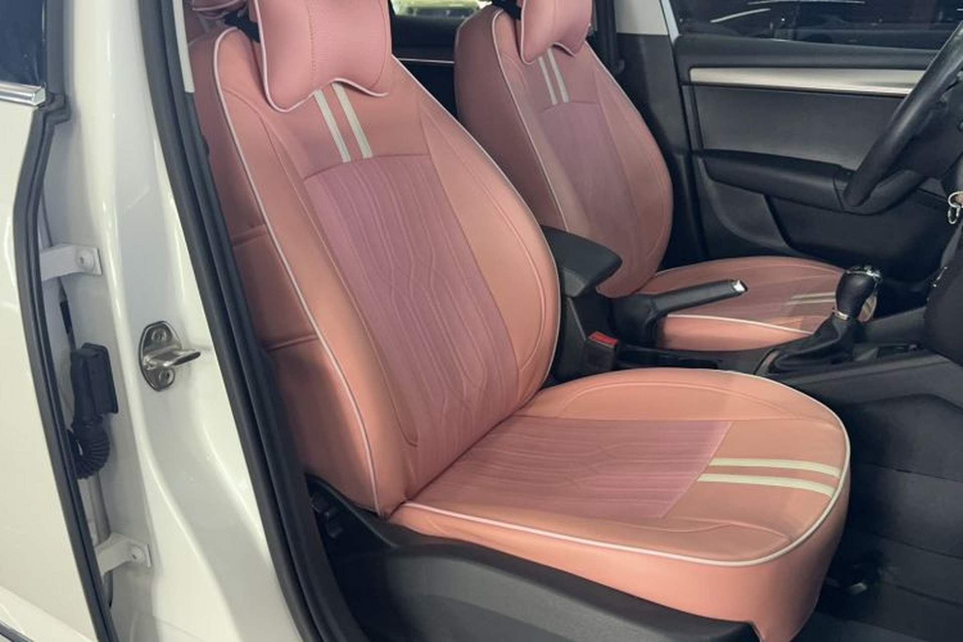 Used Skoda Octavia 2019 TSI230 DSG SmartDrive Luxury Edition China VI Right Front Seat