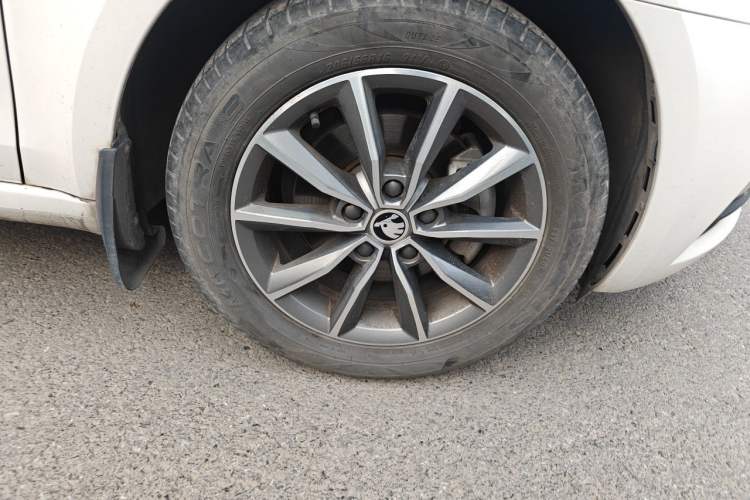 Used Skoda Octavia 2019 1.5L Automatic SmartDrive Comfort Edition China VI Standard Right Front Wheel Hub