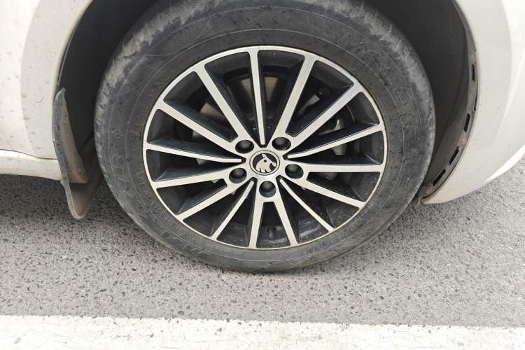 Used Skoda Octavia 2019 1.5L Automatic Smart Drive Luxury Edition China VI Standard Right Front Wheel Hub