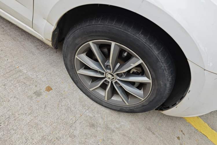 Used Skoda Octavia 2019 1.5L Automatic SmartDrive Comfort Edition China V Standard Right Front Wheel Hub