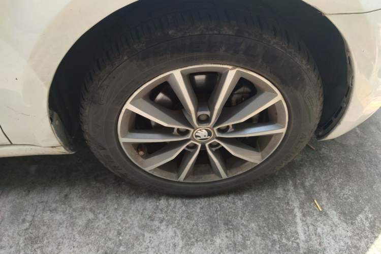 Used Skoda Octavia 2019 1.5L Automatic SmartDrive Comfort Edition China VI Standard Right Front Wheel Hub