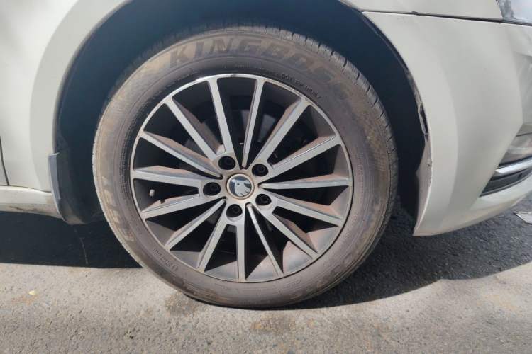 Used Skoda Octavia 2019 1.5L Automatic Smart Drive Luxury Edition China V Standard Right Front Wheel Hub