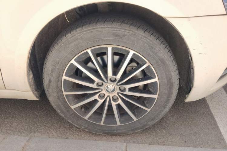Used Skoda Octavia 2019 TSI230 DSG Luxury Edition Right Front Wheel Hub