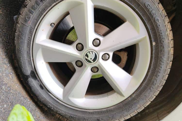 Used Skoda Octavia 2019 1.5L Manual Standard Edition China V Right Front Wheel Hub