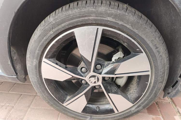 Used Skoda Octavia 2019 TSI280 DSG Luxury Edition Station Wagon China VI Standard Right Front Wheel Hub