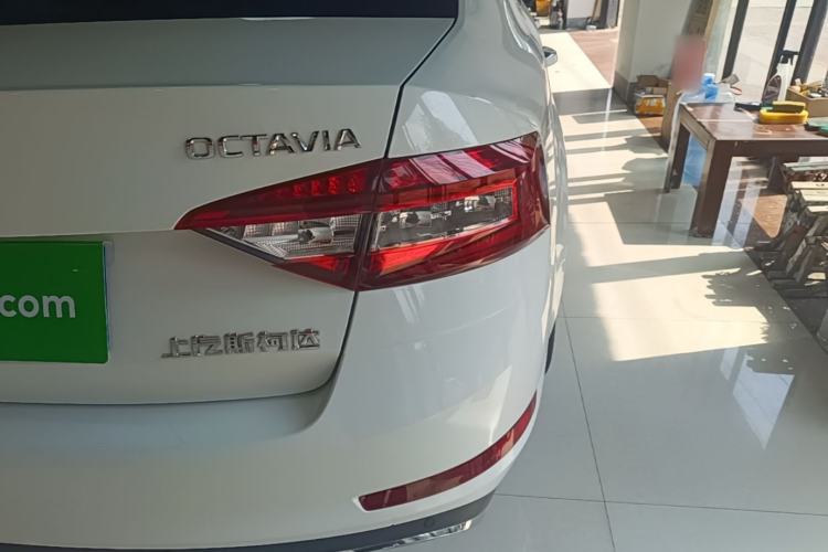 Used Skoda Octavia 2019 1.5L Automatic Luxury Edition Right Rear Taillight