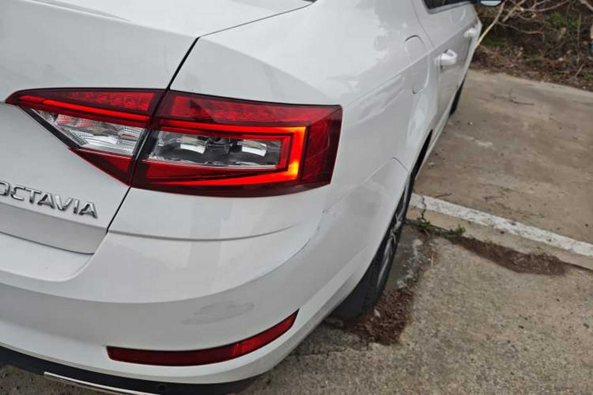 Used Skoda Octavia 2019 TSI230 DSG Smart & Comfort Edition China VI Standard Right Rear Taillight