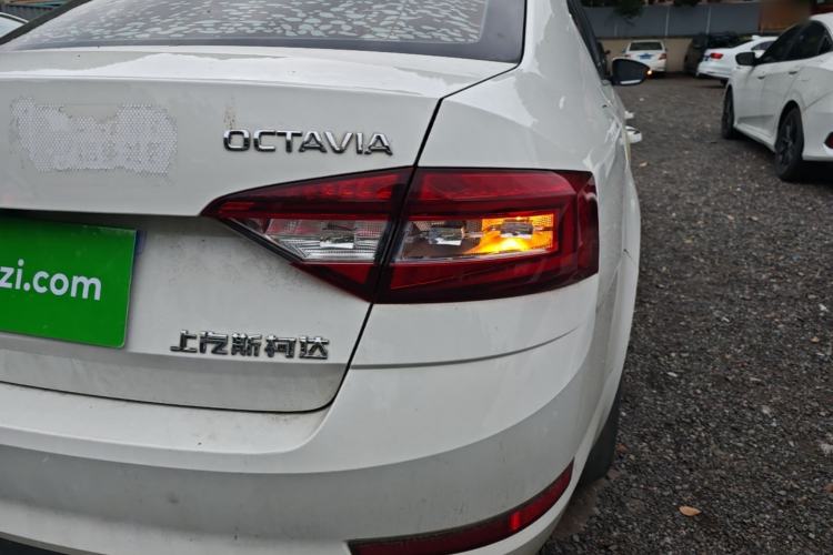 Used Skoda Octavia 2019 TSI230 DSG Luxury Edition Right Rear Taillight