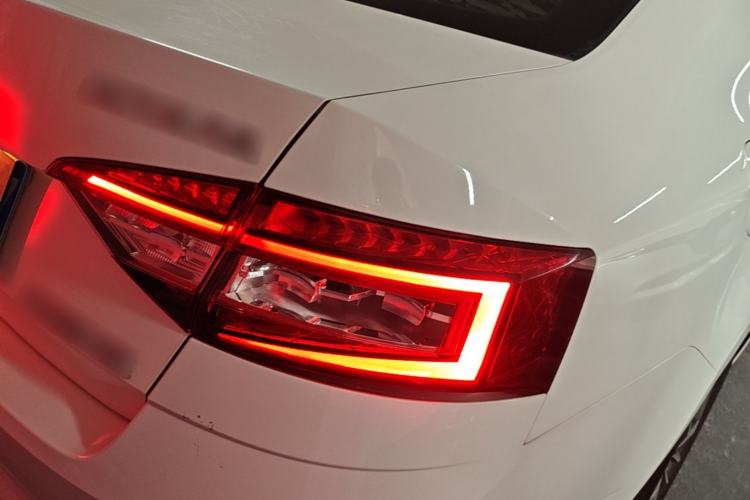 Used Skoda Octavia 2019 1.5L Automatic Comfort Edition Right Rear Taillight