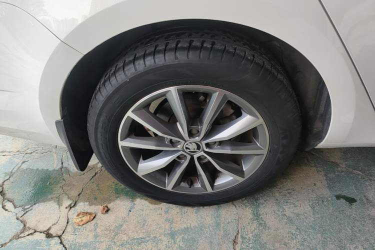Used Skoda Octavia 2019 TSI230 DSG SmartDrive Comfort Edition China V Standard Right Rear Wheel Hub