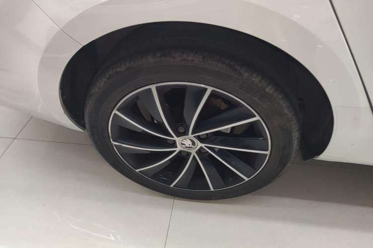 Used Skoda Octavia 2019 TSI280 DSG SmartDrive Luxury Edition China VI Right Rear Wheel Hub