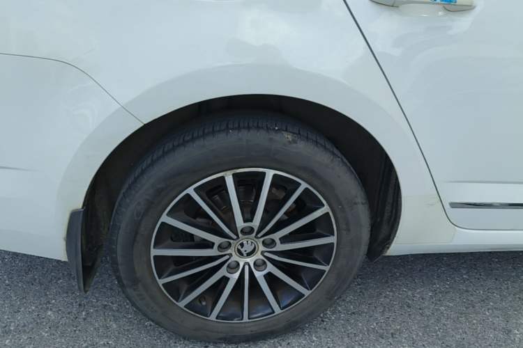 Used Skoda Octavia 2019 1.5L Automatic Smart Drive Luxury Edition China V Standard Right Rear Wheel Hub