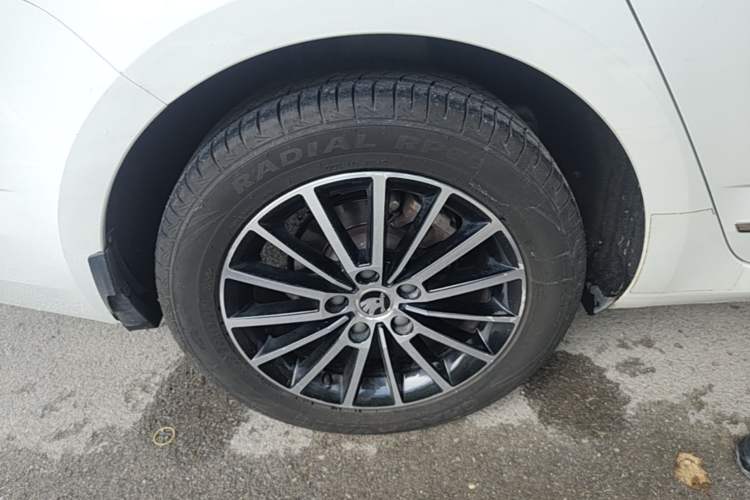 Used Skoda Octavia 2019 TSI230 DSG SmartDrive Luxury Edition China VI Right Rear Wheel Hub