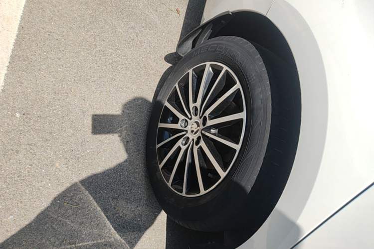 Used Skoda Octavia 2019 1.5L Automatic Smart Drive Luxury Edition China VI Standard Right Rear Wheel Hub