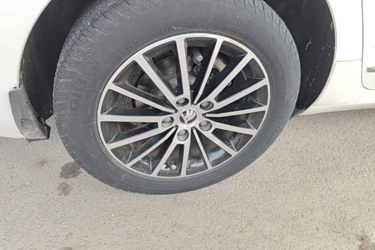 Used Skoda Octavia 2019 TSI230 DSG SmartDrive Luxury Edition China VI Right Rear Wheel Hub