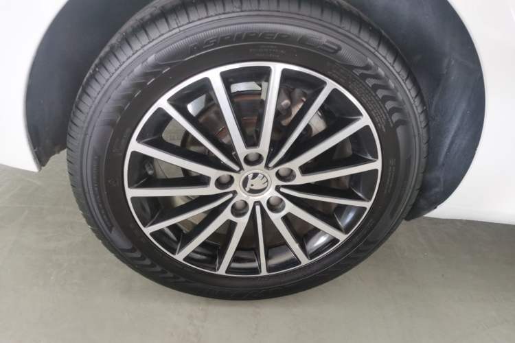 Used Skoda Octavia 2019 1.5L Automatic Smart Drive Luxury Edition China VI Standard Right Rear Wheel Hub
