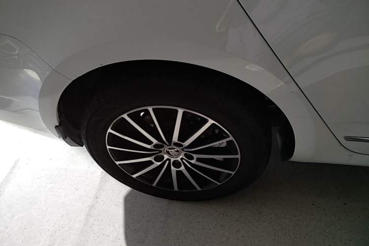 Used Skoda Octavia 2019 TSI230 DSG Luxury Edition Right Rear Wheel Hub