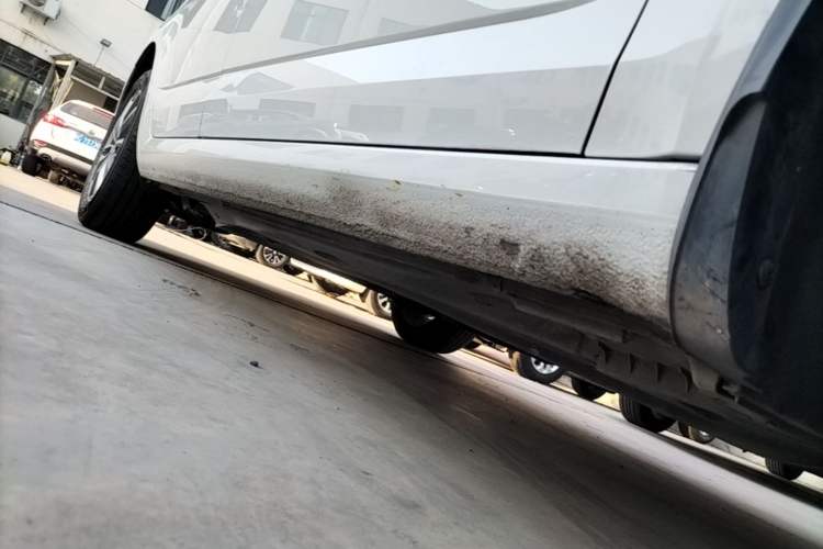 Used Skoda Octavia 2019 1.5L Automatic SmartDrive Comfort Edition China VI Standard Right Side Sill