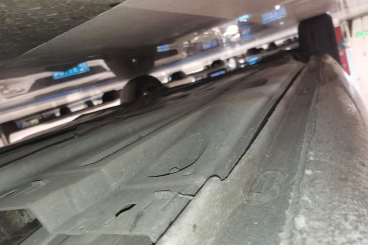 Used Skoda Octavia 2019 1.5L Automatic Smart Drive Luxury Edition China VI Standard Right Side Sill