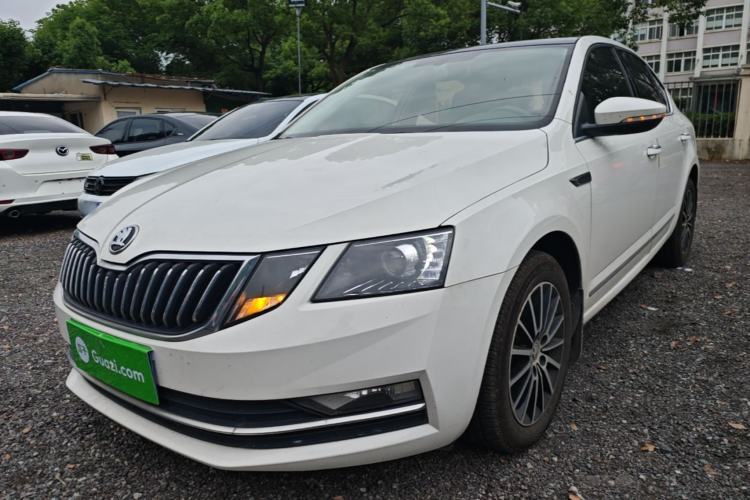 Used Skoda Octavia 2019 TSI230 DSG Luxury Edition Guazi used car, China used car export, Used car for sale, Used  cars, Cheapest cars for sale