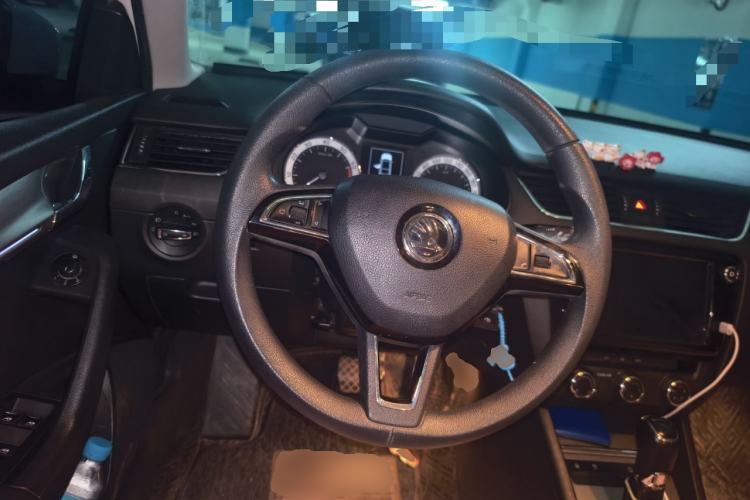 Used Skoda Octavia 2019 1.5L Automatic Luxury Edition Steering Wheel